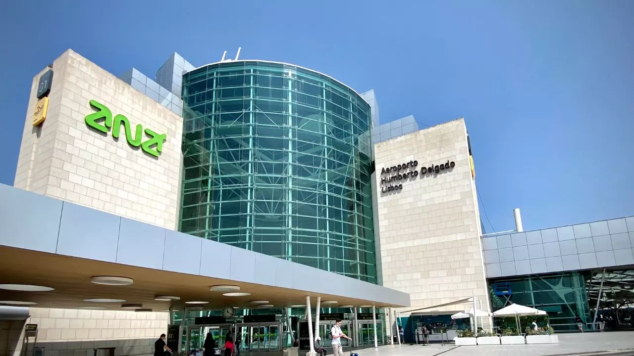 Finnair LIS Terminal – Humberto Delgado Airport